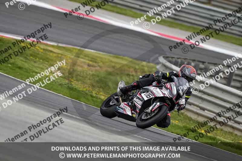cadwell no limits trackday;cadwell park;cadwell park photographs;cadwell trackday photographs;enduro digital images;event digital images;eventdigitalimages;navarra;no limits trackdays;peter wileman photography;racing digital images;trackday digital images;trackday photos
